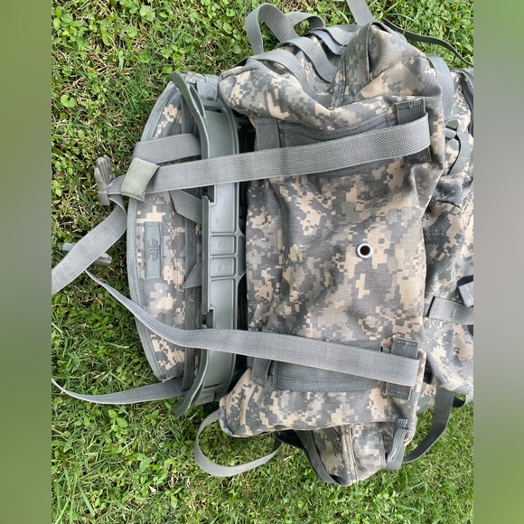 US MOLLE II Modular Lightweight Large Rucksack Straps, Frame, Pouch Camouflage - Picture 6 of 13